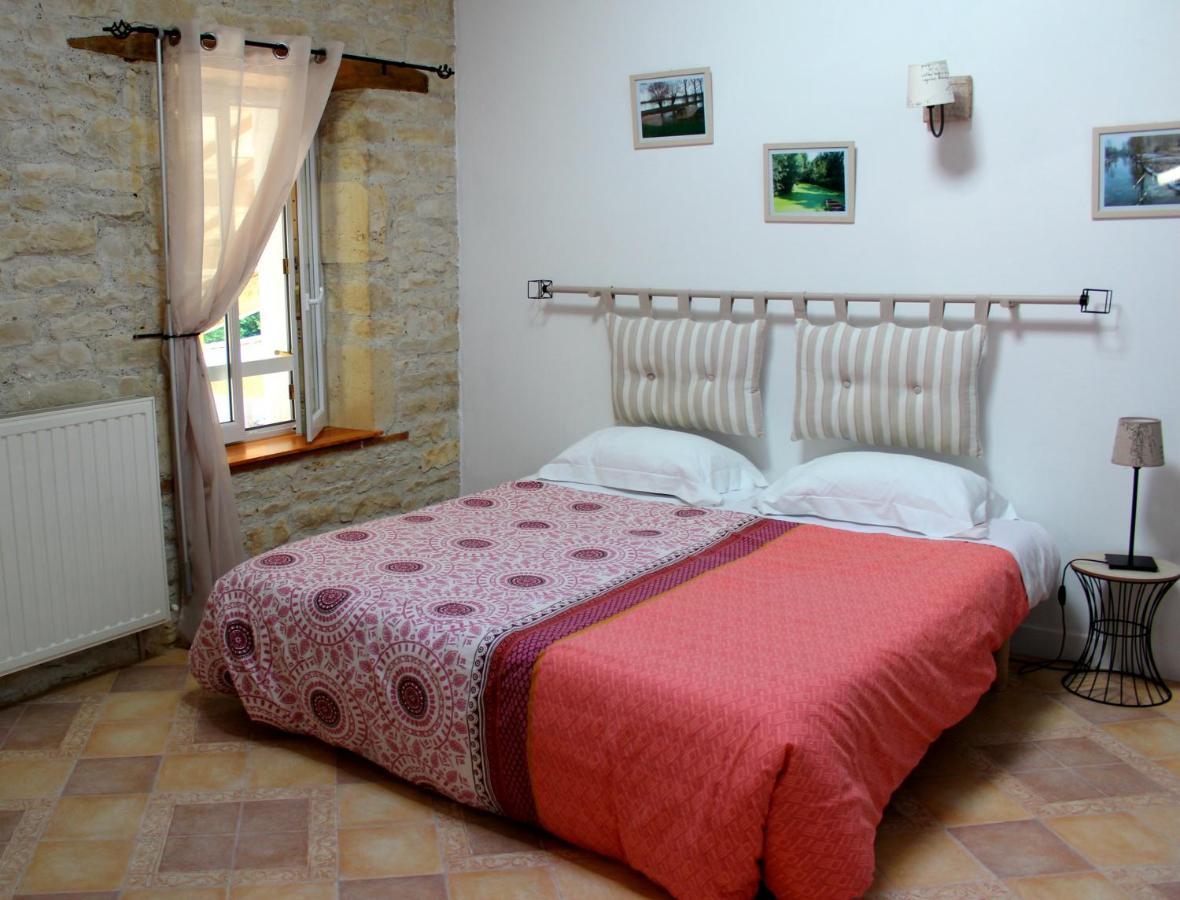 Le Logis De La Venise Verte Saint-Hilaire-la-Palud Экстерьер фото